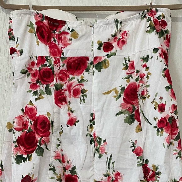 STRAPLESS SWEETHEART ROSE DRESS - Picture 2 of 3